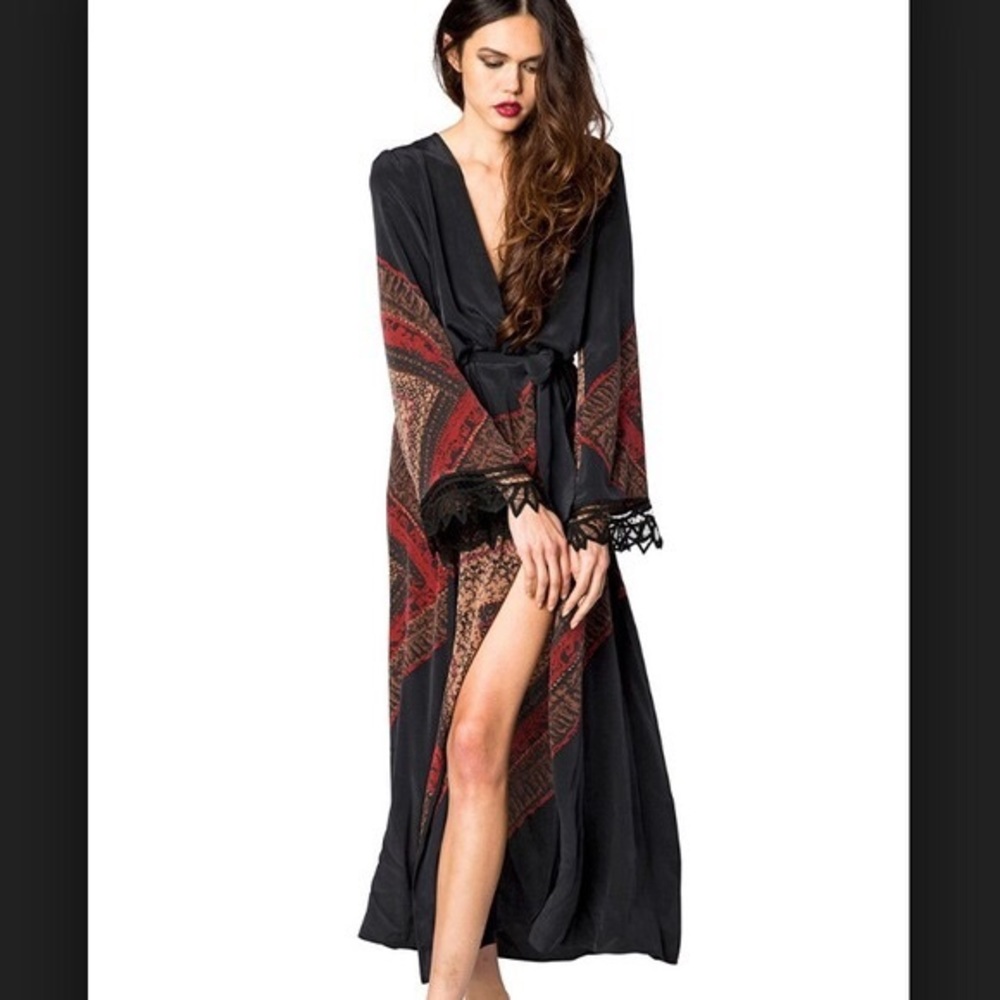Stone Cold Fox Helena Long Robe 🌹🌙 - never worn